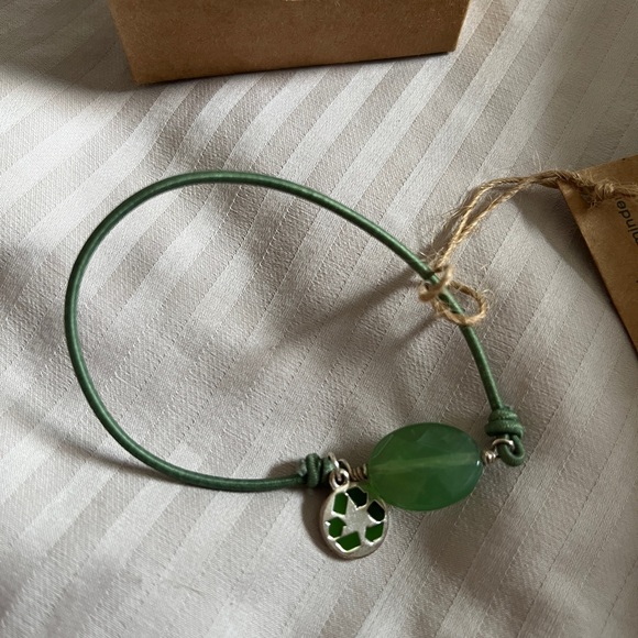 Avon Be Green Recycling Charm Gem Stretch Bracelet Ponytail Hair Holder Tie New - Picture 2 of 5